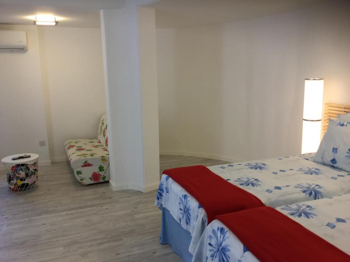 Red Cozy Stay Limassol Exterior photo